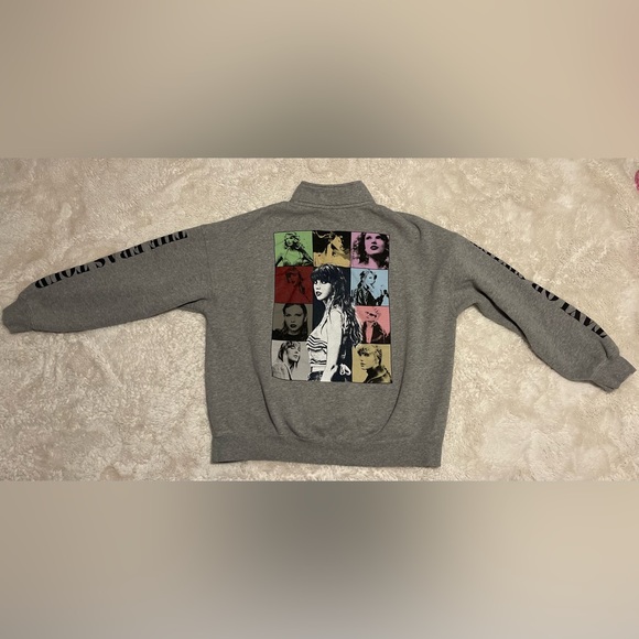Taylor Swift The Eras Tour 1/4 Zip Fleece Pullover Sweatshirt Gray Official Sz M - Picture 1 of 9